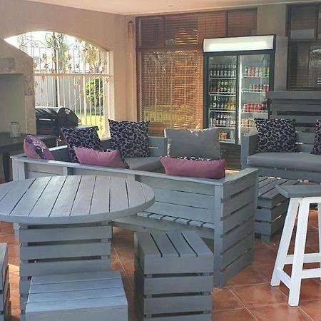 Life Tours & Accommodation Boksburg Bagian luar foto