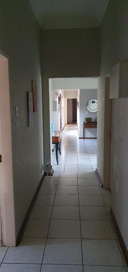 Life Tours & Accommodation Boksburg Bagian luar foto