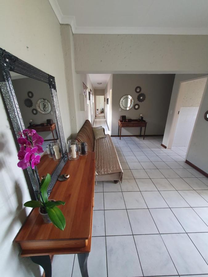 Life Tours & Accommodation Boksburg Bagian luar foto